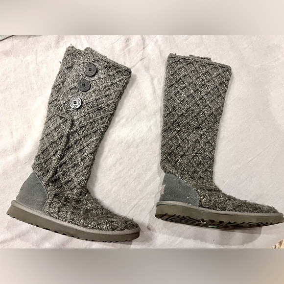 Women's UGG Classic Cardy Grey Knit Fabric- size 7 - Picture 1 of 6